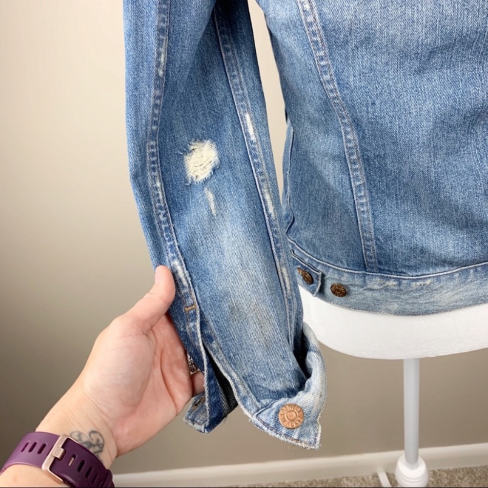 Madewell Distressed‎ Jean Jacket in Ellery Wash XS - Picture 7 of 8